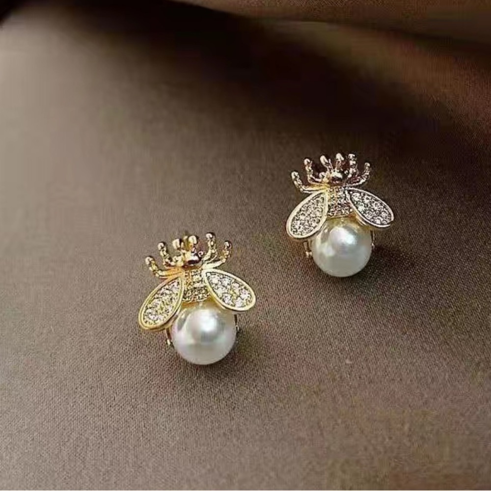 Pearl Rhinestone Bee Earring Studs